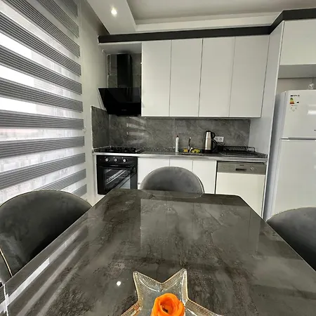 Paradise Garden Sitesi 3 Havuzlu Eşyalı Kişi Fiyatı Değil Fiyatı *